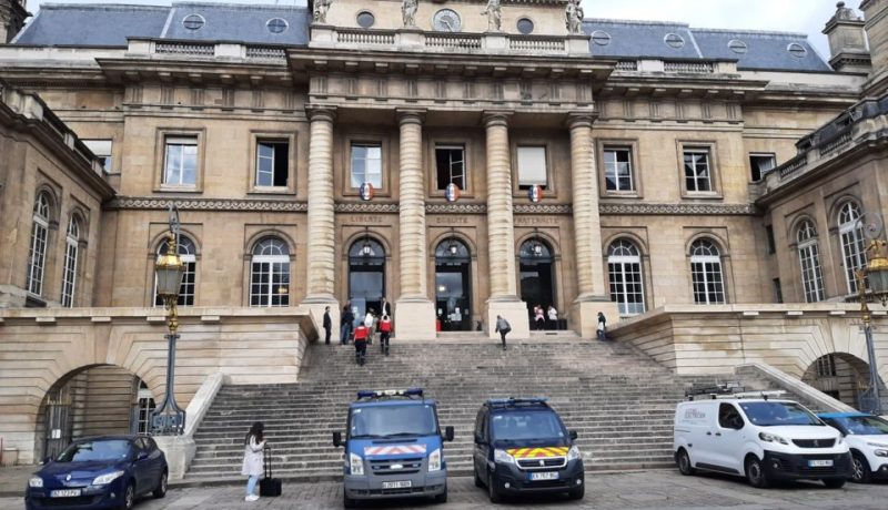 قضية صادمة.. جزائري يطعن والده حتى الموت في فرنسا