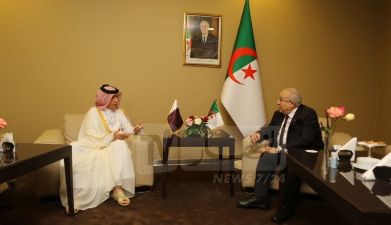 القمة العربية.. لعمامرة يستقبل نظيره القطري سلطان بن سعد المريخي