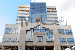 شاب يواجه رجال الشرطة ويرشق سيارتهم بـ”البوق” لعرقلة توقيفه بالعاصمة