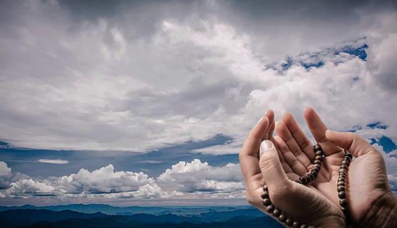 لا تنسوا الدعاء فهو عبادة يحبها الله