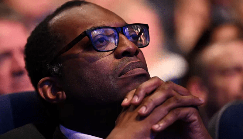 بعد 38 يوما من تعيينه.. إقالة وزير المالية البريطاني