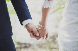 أملي في الظفر بزوج يليق بي وبتطلعاتي وكياني