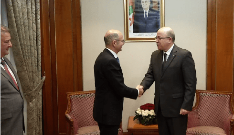 الوزير الأول يستقبل وزير الطاقة الأذربيجاني