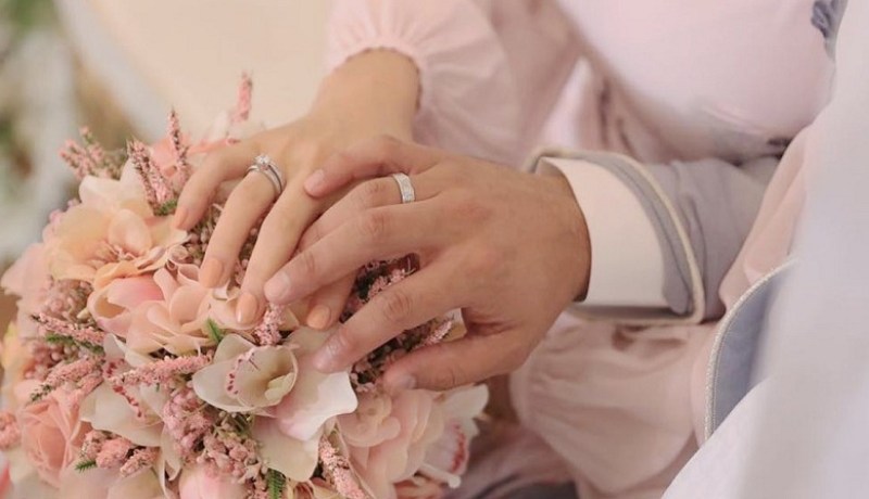 حلوة المعشر وطيبة القلب تناشد رجلا بأتم معنى الكلمة