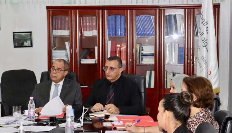 نحو إلزام المنتجين الوطنيين للمواد الصيدلانية بتخصيص جزء من إنتاجهم للتصدير
