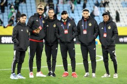 بالصور.. لاعبو الخضر يتفقدون أرضية الملعب قبل مواجهة السويد