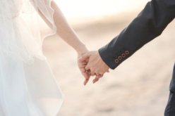 سيدة متألقة تتمنى الاقتران مع رجل محترم