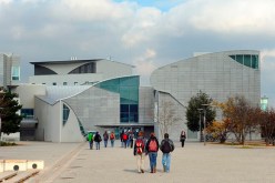 فرنسا: ENS de Lyon تقدم منحًا دراسية متميزة للجزائريين