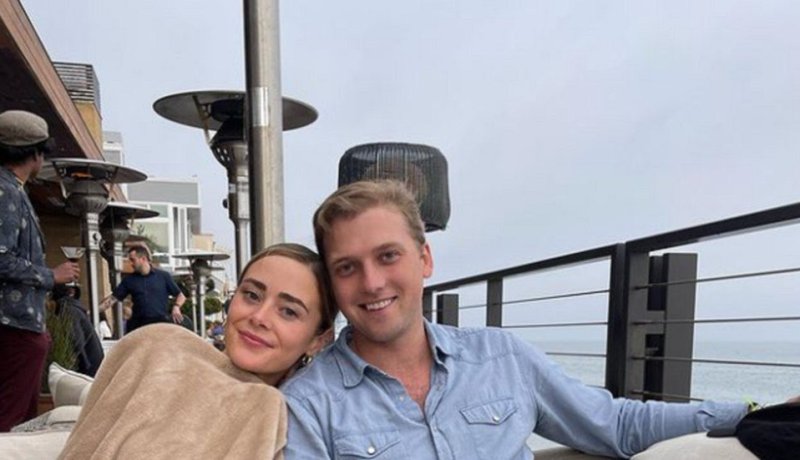 في سابقة من نوعها.. بايدن يزوج حفيدته في حديقة البيت الأبيض