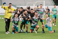 بالصور.. محليو الخضر يجرون آخر حصة تدريبية في تربص الإمارات