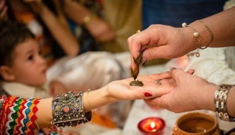 محترمة وصاحبة قيم تأسره بشخصيتها وعشرتها الطيبة