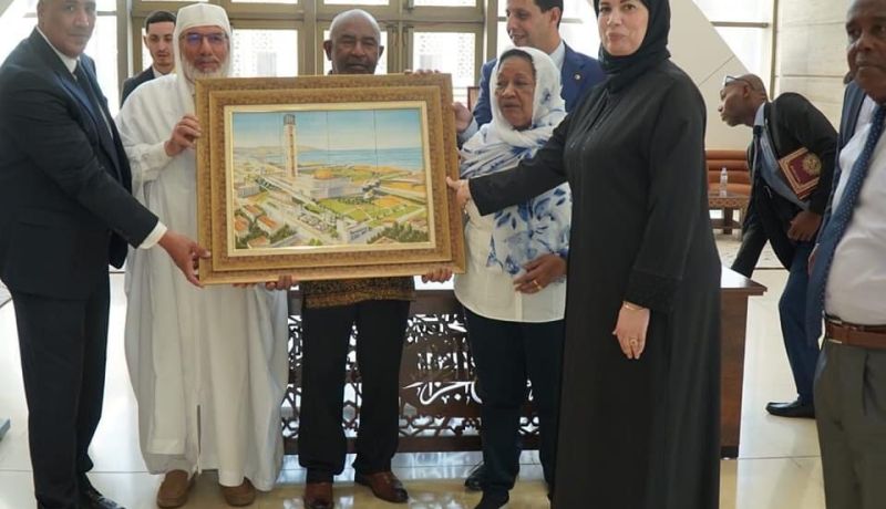 رئيس جمهورية جزر القمر يزور جامع الجزائر
