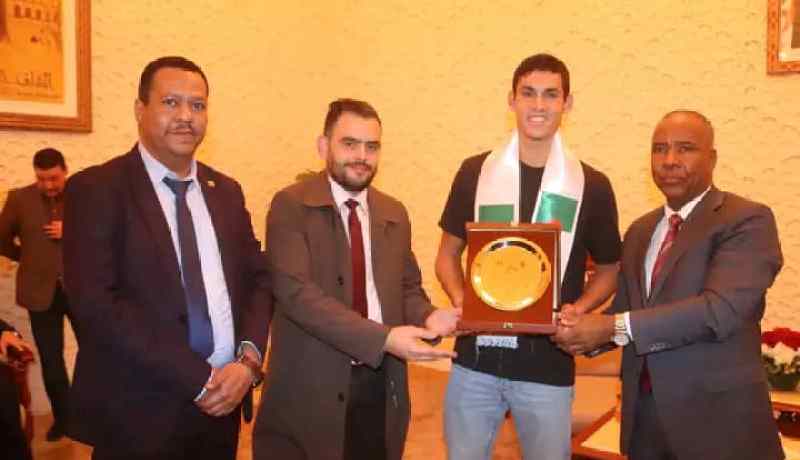 الشلف: الوالي يكرم لاعب المنتخب الوطني عيسى ماندي