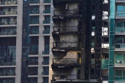 شاهد.. حريق ضخم قرب برج خليفة بدبي