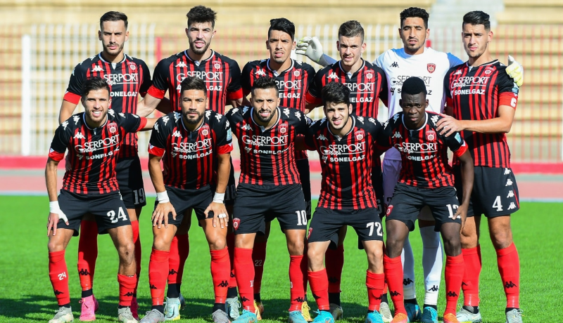 كأس الكاف.. شارف يكشف تشكيلته الأساسية في مواجهة كيب تاون