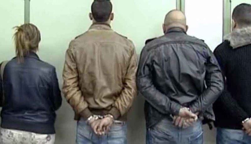 غرداية: إيداع شبكة اشرار من بينهم فتاة قامو بابتزاز شاب بفيديو