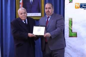 سياسة: جبهة التحرير الوطني يكرم عددا من المجاهدين بمناسبة عيد الثورة