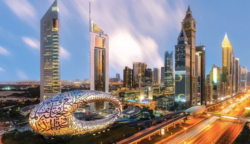 وفد دولة الإمارات يصل إلى الجزائر للمشاركة في القمة العربية