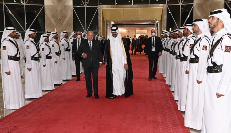 صور استقبال الرئيس تبون في الدوحة لحضور افتتاح مونديال قطر