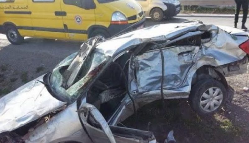 وفاة شخص وإصابة 8 أخرين في حادث مرور بالنعامة