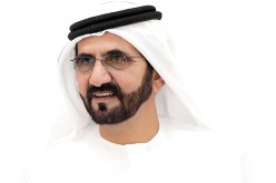 حاكم دبي يصل إلى الجزائر للمشاركة في القمة العربية