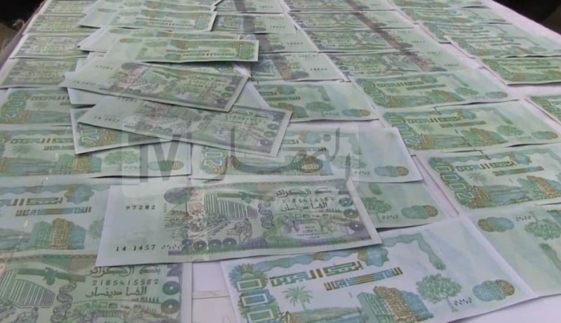 بجاية: الإطاحة بشبكة مختصة في تزوير الأوراق النقدية