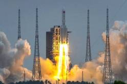 فيما لا يزال جزء منه بالفضاء.. سقوط حطام الصاروخ الصيني في المحيط الهادي