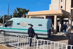 شاهد لحظة خروج المُتّهمين في قضية جمال بن اسماعين من المحكمة تحت حراسة أمنية مشدّدة