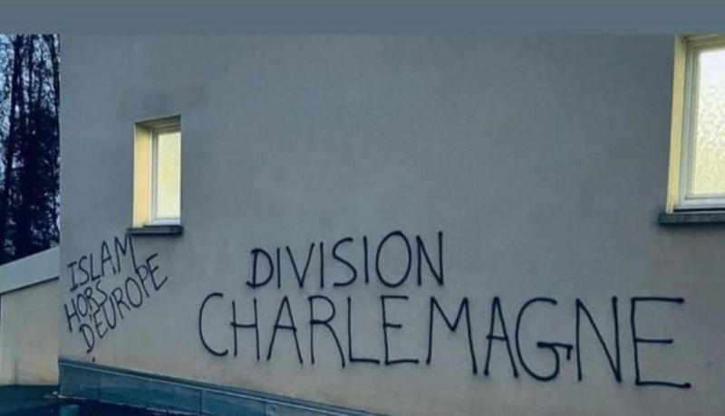 فرنسا: مجهولون يشوهون مسجدا برموز الإسلاموفوبيا والنازية