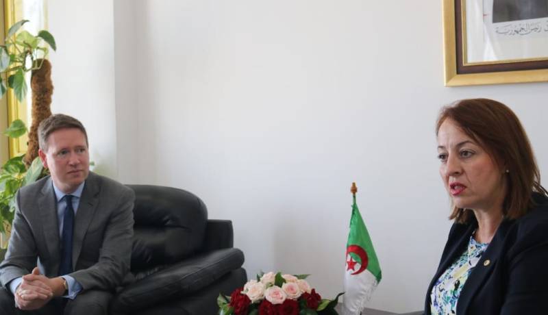 موالفي تتباحث فرص التعاون مع وفد عن المجمع النفطي النرويجي “إكينور”