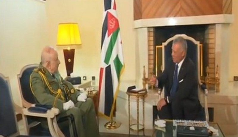 ملك الأردن يستقبل الفريق أول شنقريحة