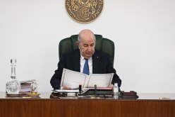 الرئيس تبون يشيد بمجهودات الأطباء وعمال الصحة 