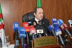 وزير التربية: تحميل نصف مليون نسخة كتاب مدرسي على الألواح الرقمية