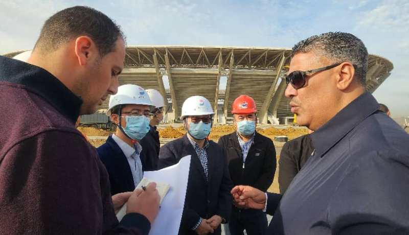 بالصور.. وزير السكن والعمران يقوم بزيارة ميدانية لملعب الدويرة