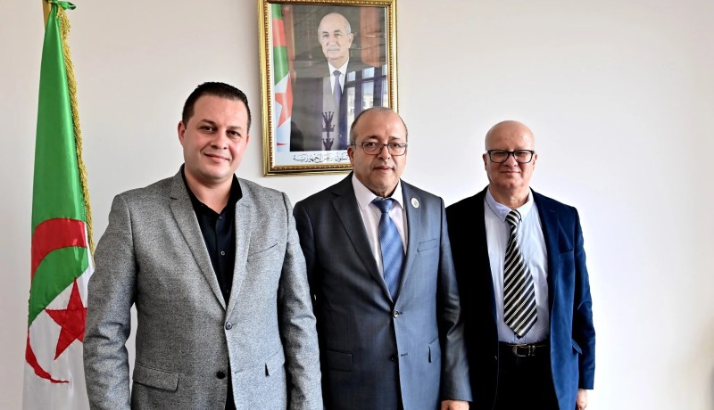 تنصيب سعيد مشواك مديرا عاما للمركز الدولي للصحافة