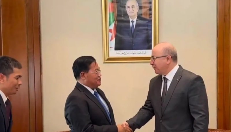 الوزير الأول يستقبل وزير الدولة لمملكة كمبوديا المكلف بالشؤون الإسلامية