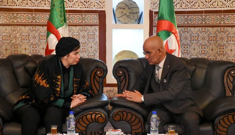 وزيرة الثقافة تحل بأدرار لافتتاح تظاهرة “اللّيالي الدّولية لمسرح الصّحراء”