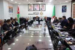 يوسف شرفة يتباحث مع كبار المسؤولين والفاعلين في قطاع العمل بالاردن