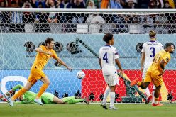 هولندا متقدمة بهدفين في شوطها الأول أمام أمريكا