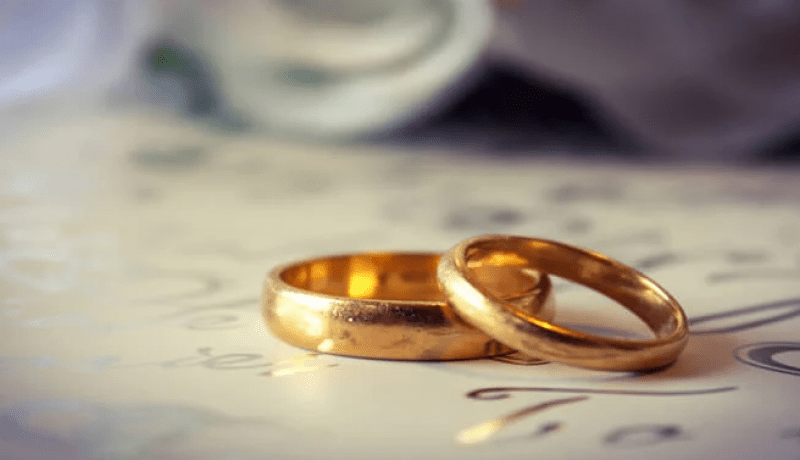 إنسانة صريحة لا تريد من الدنيا سوى أن تجد لقلبها قلبا يحتويه