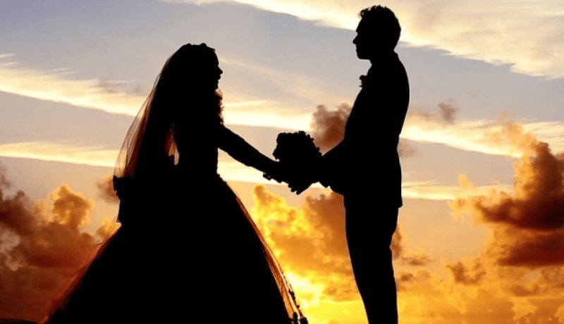 عاملا مستقرا يتمنى إتمام نصف الدين على ضوء الكتاب وسنة خير المرسلين