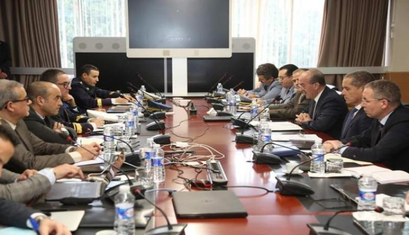 اجتماع تنسيقي لدراسة آليات تسهيل الإجراءات المتعلقة بتفريغ وشحن السفن