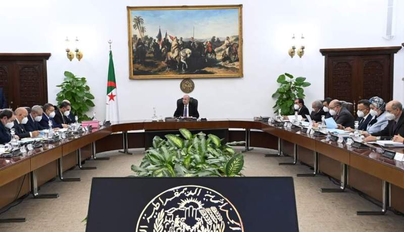 الرئيس تبون يأمر بالترسيم الفوري لكل المعلمين والأساتذة المتعاقدين