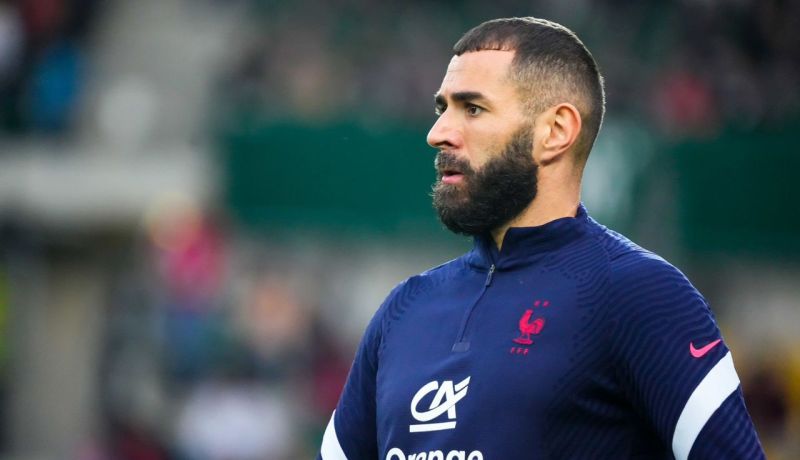 بن زيمة يعلن إعتزاله  اللعب دوليا