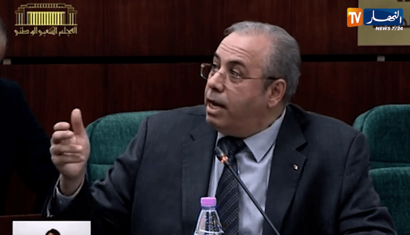 وزير الصناعة يوضّح : “الديازال مكاش والجزائر ليست خردة لهذه السيارات”