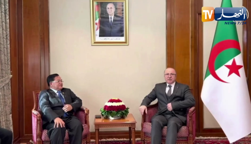 الوزير الأول أيمن بن عبد الرحمان يستقبل وزير الدولة لمملكة كامبوديا المكلف بالشؤون الإسلامية