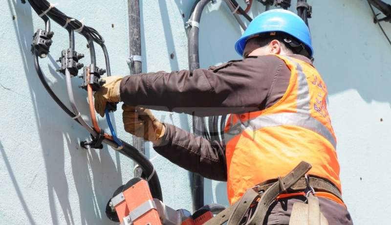 عرقاب: ربط 245 ألف منزل بالكهرباء والغاز في 2023