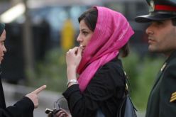 إيران تراجع قانون الحجاب