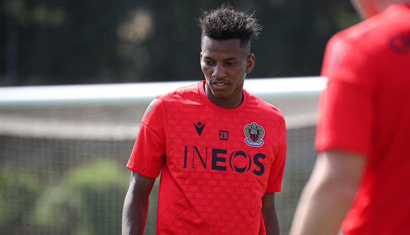 بوداوي يحل بإنجلترا رفقة نيس تحسبا لمواجهة توتنهام