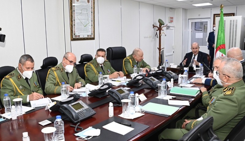 الرئيس تبون يعقد اجتماعا بمقر وزارة الدفاع الوطني